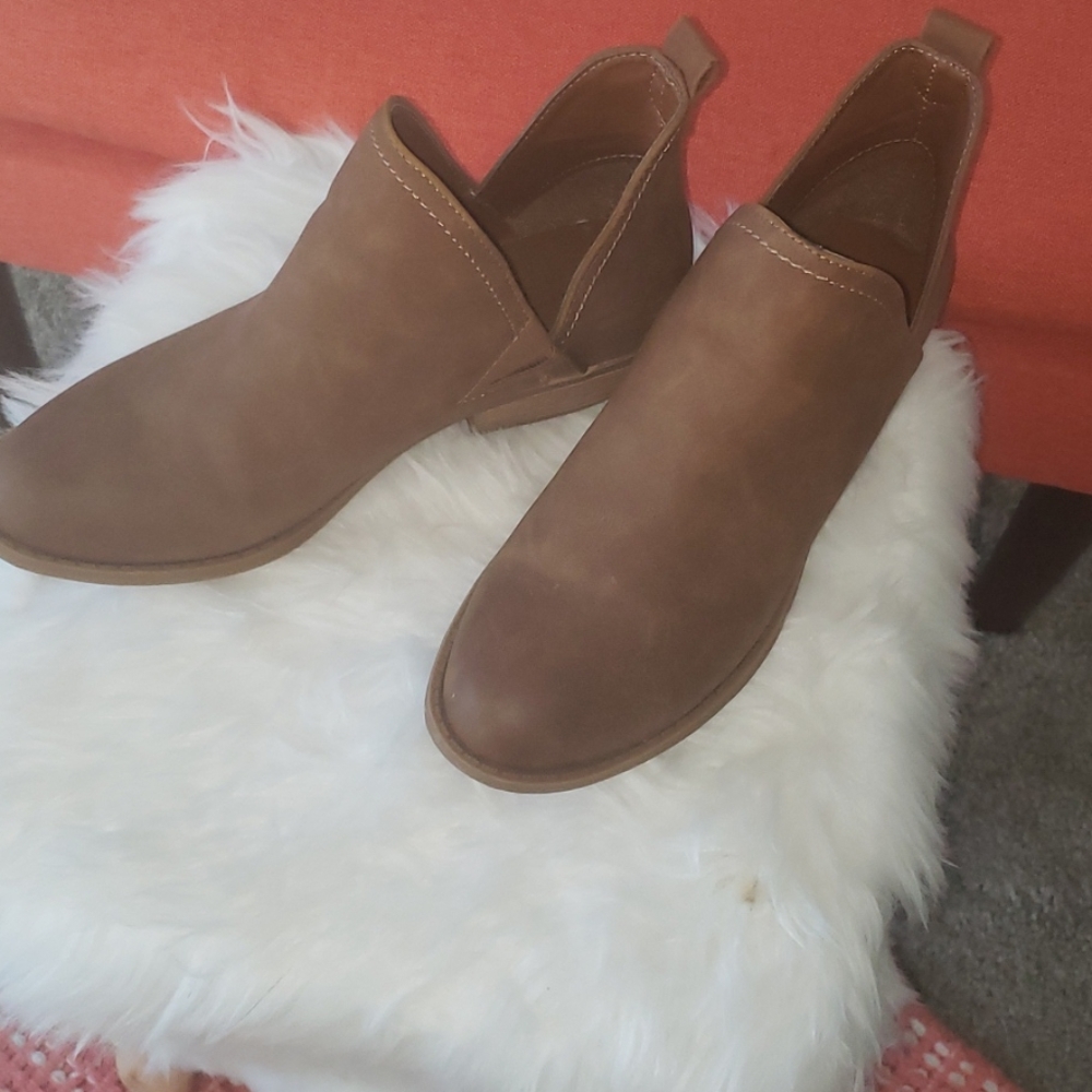 Boots - Picture 2 of 2